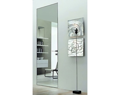 Распашные межкомнатные двери Инвизибл с зеркалом